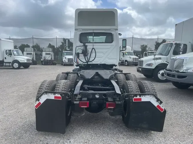 2019 NAVISTAR INTERNATIONAL LT625 DAYCAB T/A