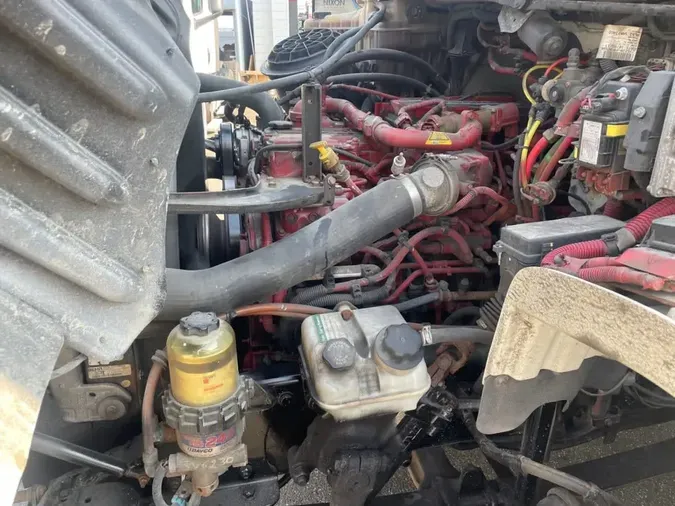 2018 FREIGHTLINER M2 106