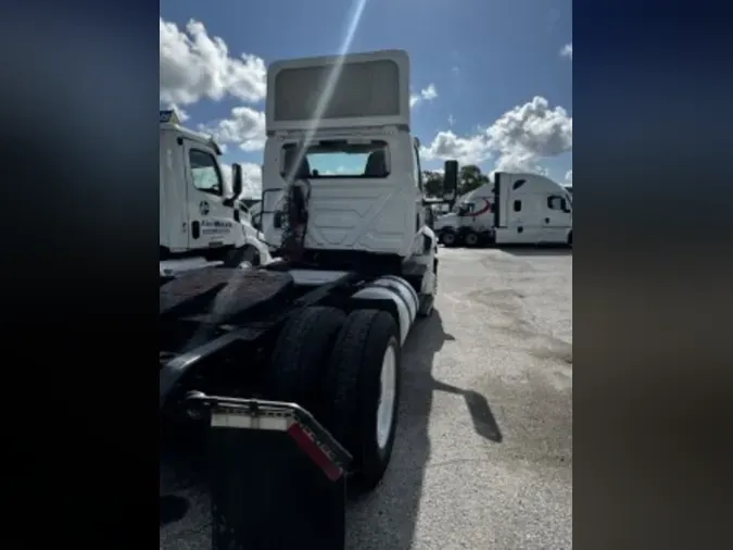 2019 NAVISTAR INTERNATIONAL RH613 DAYCAB S/A