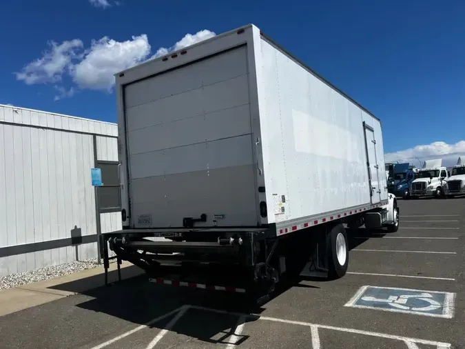 2018 FREIGHTLINER/MERCEDES M2 106