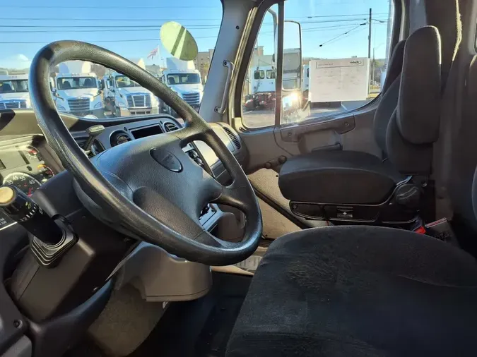 2018 FREIGHTLINER/MERCEDES M2 106