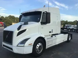 2020 VOLVO VNR640