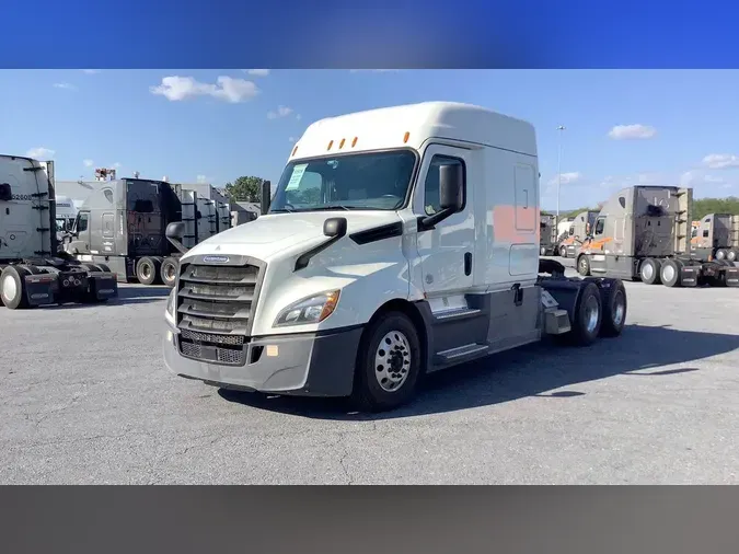 2020 Freightliner Cascadia 126