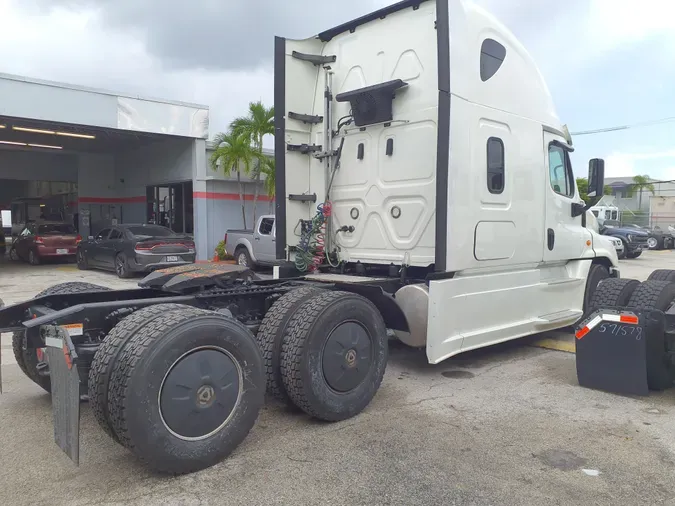 2019 FREIGHTLINER/MERCEDES CASCADIA 125