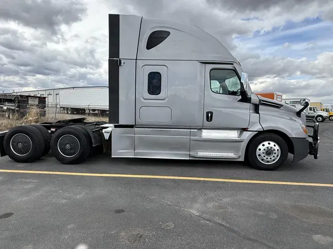 2022 Freightliner Cascadia