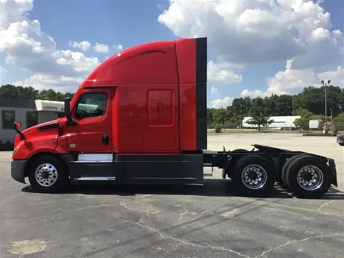 2021 FREIGHTLINER CASCADEVO1