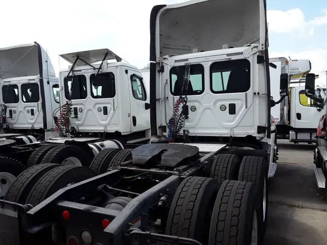 2014 FREIGHTLINER/MERCEDES CASCADIA 125