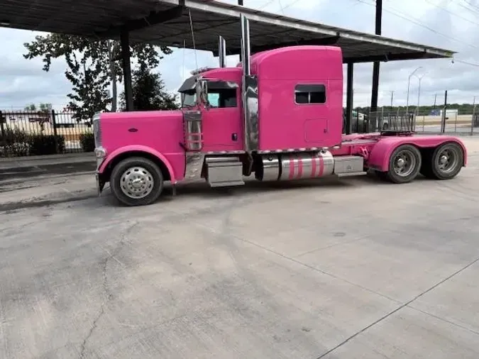 2023 Peterbilt 389