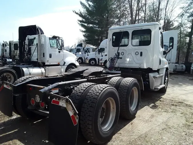 2020 FREIGHTLINER CASCADIA 113