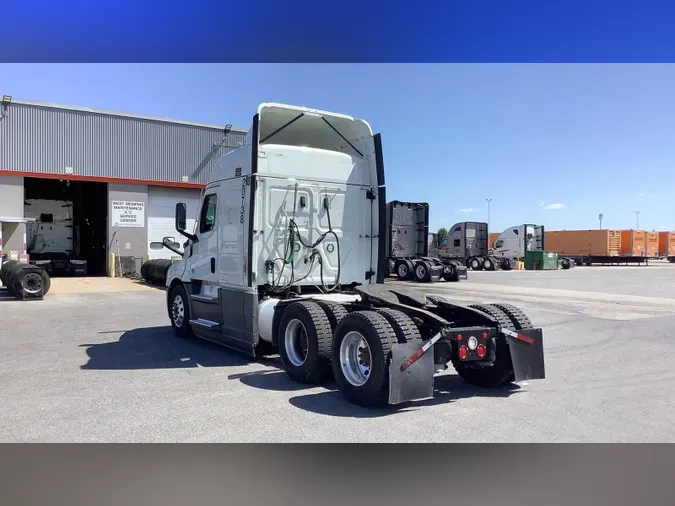 2021 Freightliner Cascadia 126
