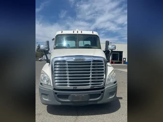 2016 FREIGHTLINER/MERCEDES CASCADIA 125