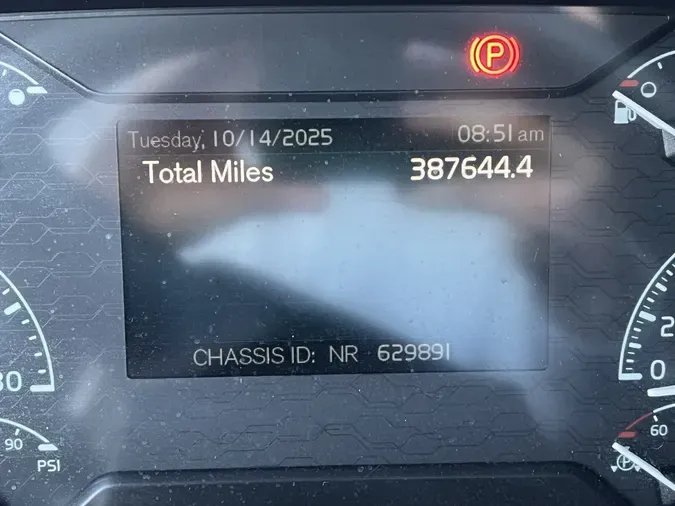 2024 VOLVO VNL64T860