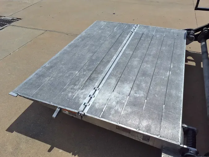 2019 FREIGHTLINER/MERCEDES M2 1061e84e9dc9b0790cde4459e2f9c087390