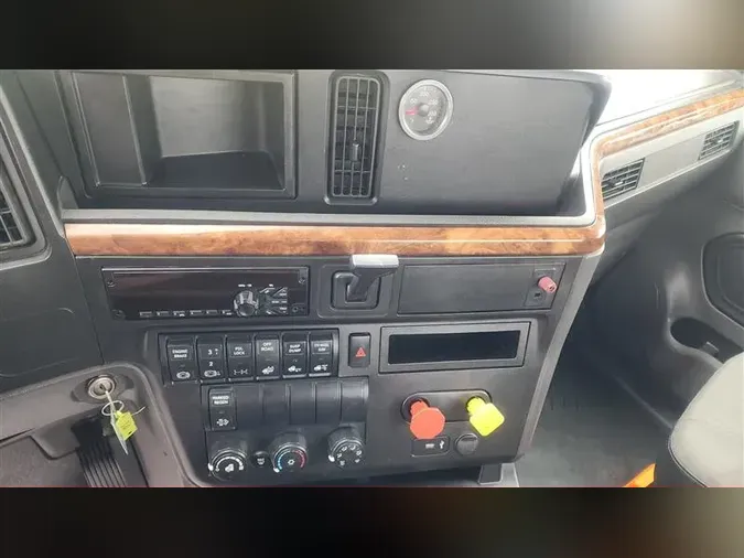 2018 INTERNATIONAL RH613