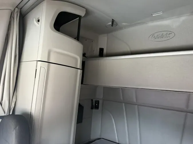 2021 Peterbilt 579