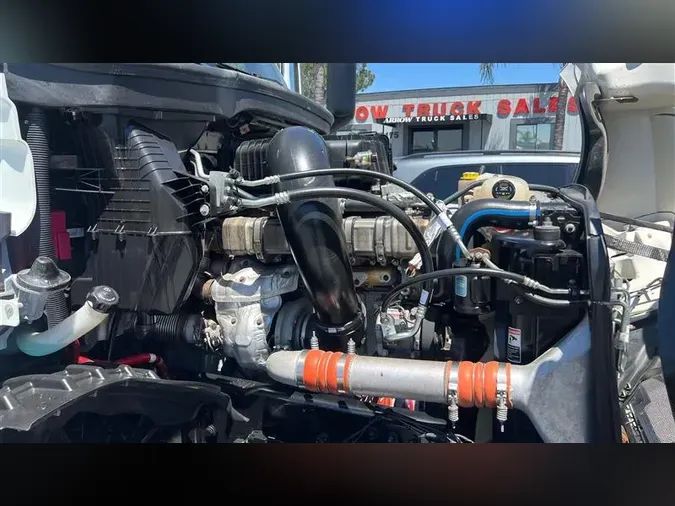 2019 FREIGHTLINER CA126