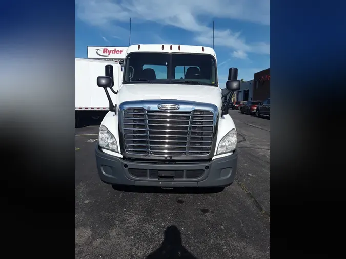 2016 FREIGHTLINER/MERCEDES CASCADIA 125