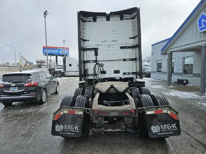 2025 VOLVO VNL64T860