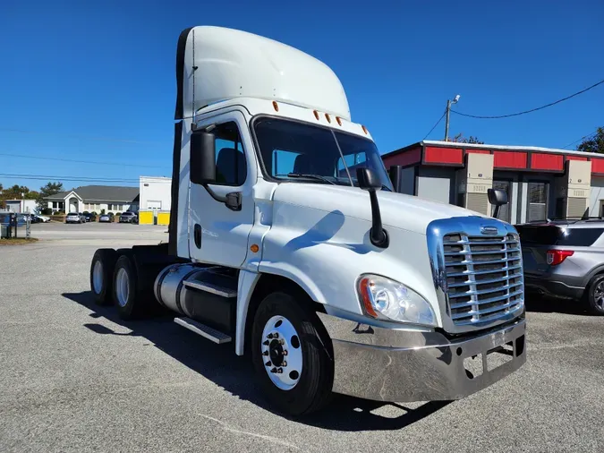 2017 FREIGHTLINER/MERCEDES CASCADIA 125