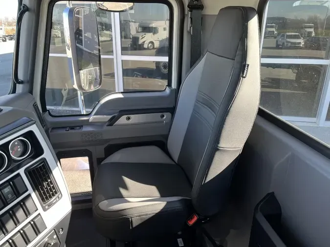 2026 MACK GR64F1e8f4012391a5c83ea615d9a6ea9a277