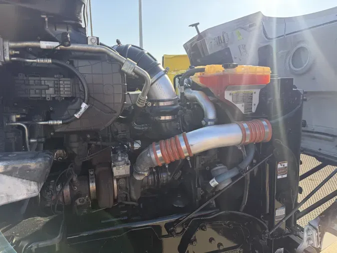 2023 Peterbilt 567