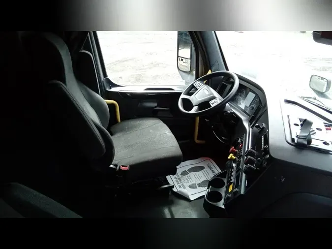 2023 Freightliner Cascadia 126