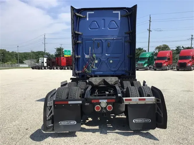 2019 FREIGHTLINER CA126