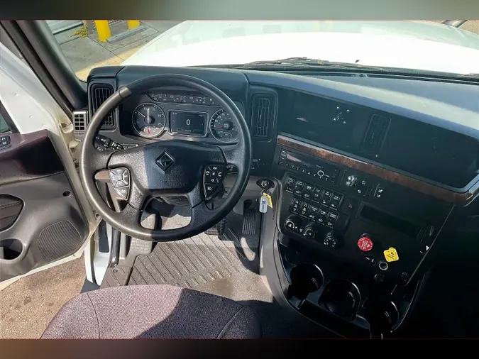 2022 INT LT625 6x4