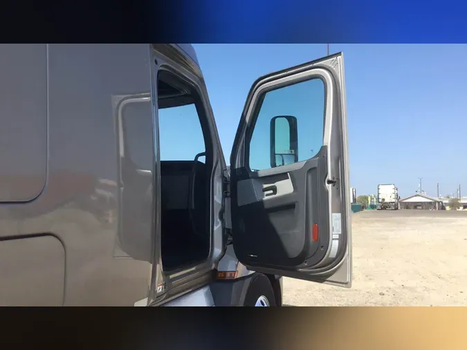 2022 Freightliner Cascadia 126