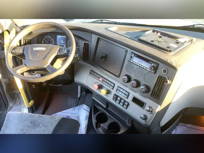 2022 Freightliner Cascadia 126