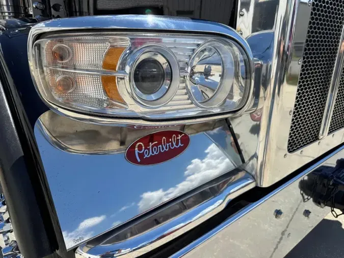 2024 Peterbilt 389