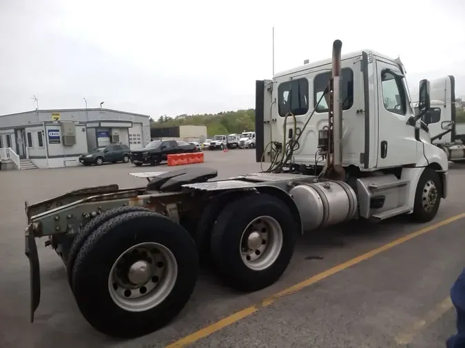 2021 FREIGHTLINER NEW CASCADIA PX12664