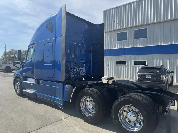 2019 Freightliner Cascadia 126