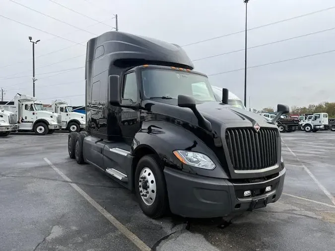 2022 International LT625