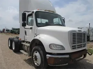 2010 FREIGHTLINER BUSINESS CLASS M2 112