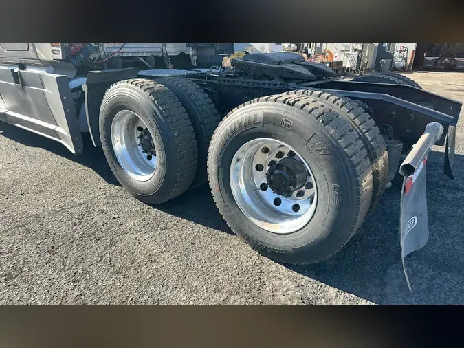 2024 Freightliner Cascadia 126