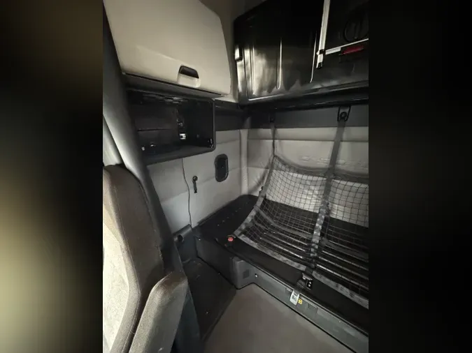 2022 FREIGHTLINER Cascadia 126