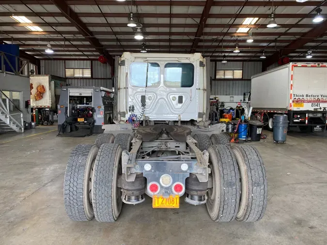 2015 FREIGHTLINER/MERCEDES CASCADIA 125