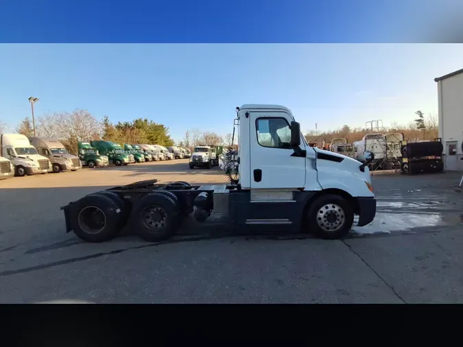 2019 Freightliner Cascadia 126