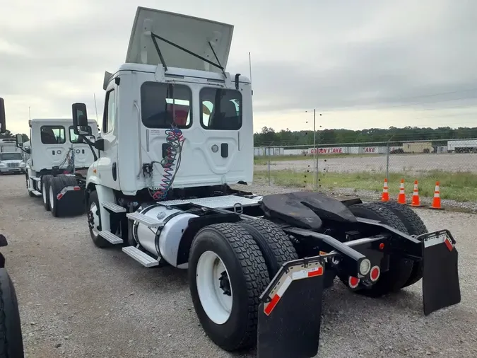 2017 FREIGHTLINER/MERCEDES CASCADIA 113