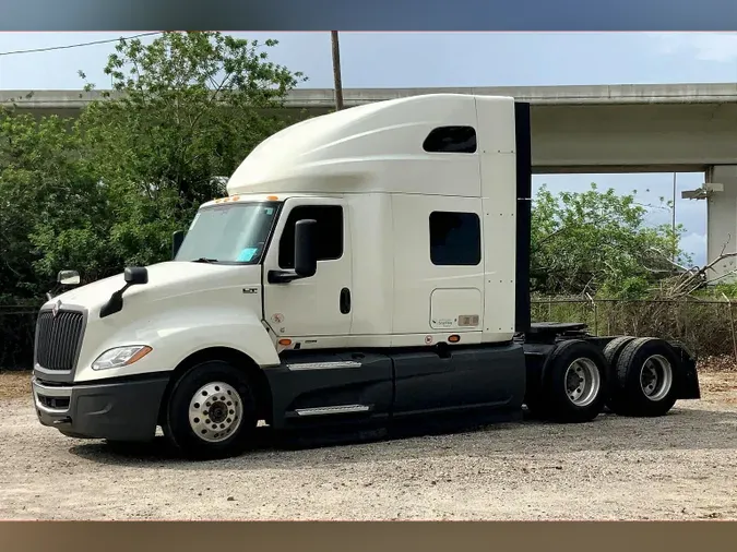 2022 INT LT625 6x4