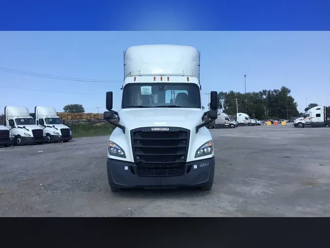 2020 Freightliner Cascadia 126