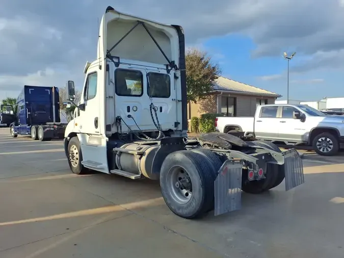 2019 FREIGHTLINER/MERCEDES CASCADIA 113