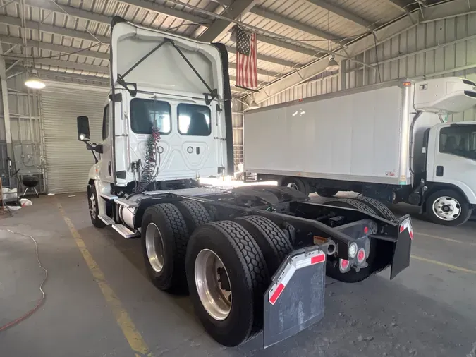 2018 FREIGHTLINER/MERCEDES CASCADIA 125