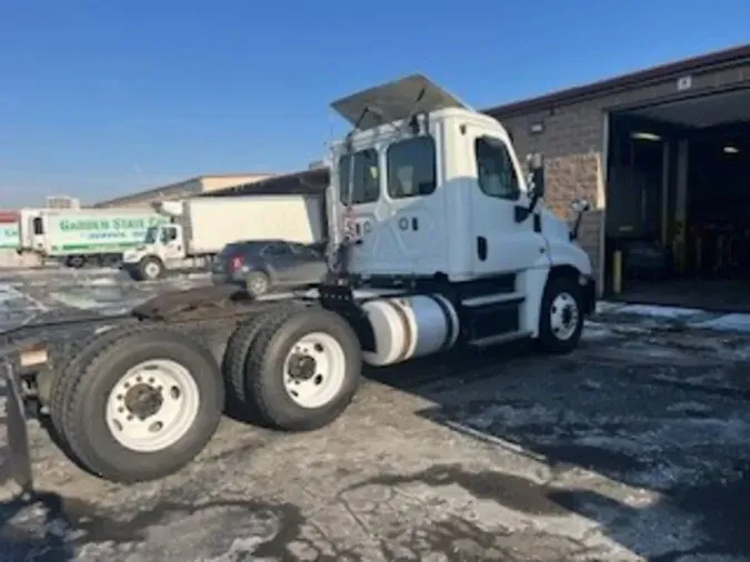 2018 FREIGHTLINER/MERCEDES CASCADIA 125