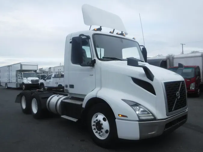 2019 VOLVO VNL