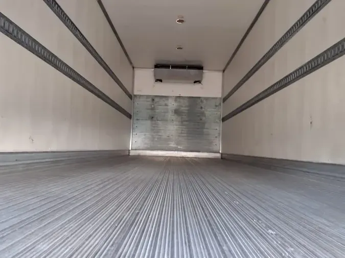 2020 FREIGHTLINER/MERCEDES M2 106