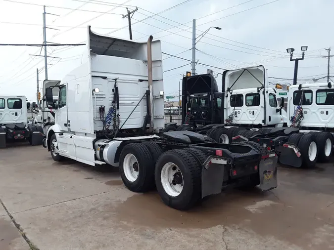 2019 VOLVO VNR64T-640