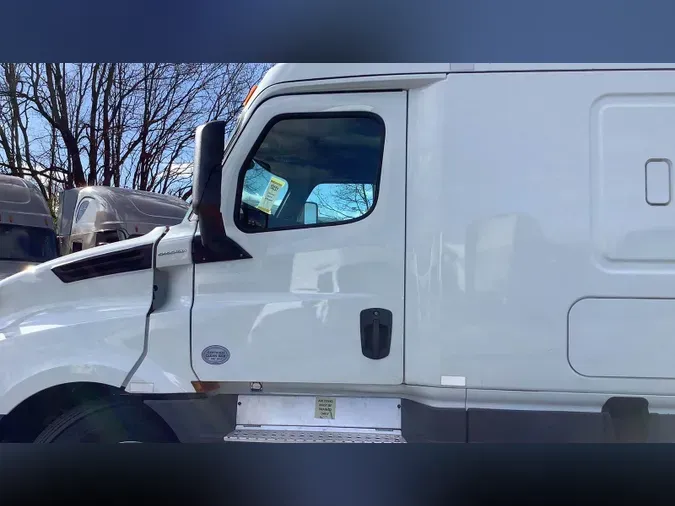 2020 Freightliner Cascadia 1261ec101e5e3e07c5dc636138a24b7c81f