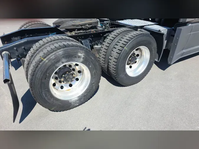 2025 Freightliner Cascadia 126